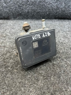 nissan NOTE e12 насос abs 476603VU0B