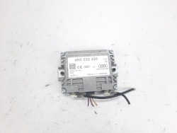 PASSAT B8 усилитель антены 4H0035456