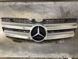 решетка радиатора) mercedes-benz GL X164 A1648880985