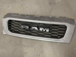 решетка радиатора RAM 2019 2020 2021 2022