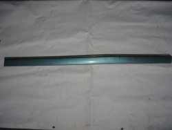 молдинг центральная дверь передняя левая Audi A8 D2 4D0853951