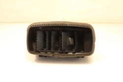 воздухозаборник жалюзи потока воздуха правая lexus LBX