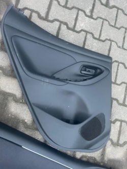 TOYOTA YARIS IV обивка зад левый