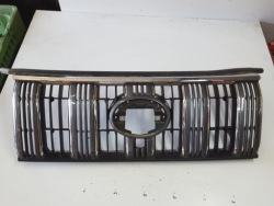 TOYOTA LAND CRUISER 150 рестайлинг 18-22r решетка радиатора