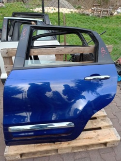 FIAT 500L дверь