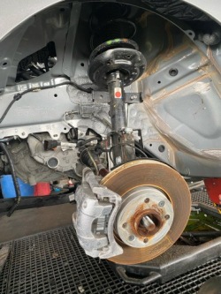 renault CLIO V 1.5 левый поворотный кулак, цапфа, амортизатор ступица перед подвеска