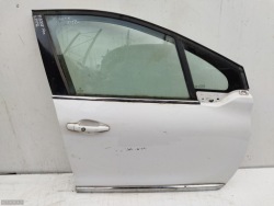 2014 peugeot 2008 дверь