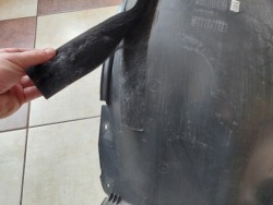 подкрылки - передний левый - vw PASSAT B9 - SKODA SUPERB IV - 3J0