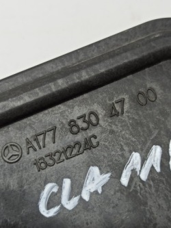 MERCEDES W118 дефлектор воздушный впуск A1778304700 A1778304800