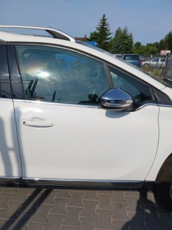 дверь правая передняя peugeot 2008 2014 год