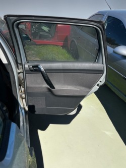 дверные карты задний правый vw Polo IV 9N 05-09R