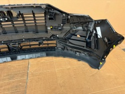бампер передний Audi Q3 83A обычный LX7G