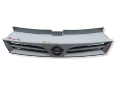 решетка радиатора nissan PRIMASTAR