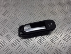 ручка двери левая внутренняя vw Golf V PLUS 1.9 tdi 5M0837197