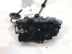 правый замок передний SKODA OCTAVIA II хэтчбек 3D1837016AC 04-13