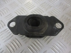 renault oe 8200352861 лапа подушка Двигателя