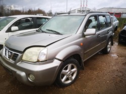 nissan X-TRAIL петля передних Двери - Передний 2002 2.2л