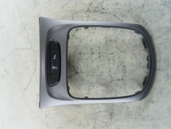 D892 рамка консоль средняя ASTRA K 39028745