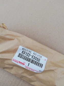 lexus IS III XE30 молдинг решетка бампера перед центральная 53122-53050