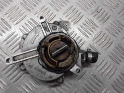 насос вакум Audi A4 B7 2.0 06D145100E