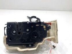 правый замок передний vw GOLF PLUS V Минивен 3D1837016AC 04-13