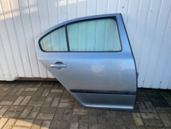 дверь задняя правая SKODA OCTAVIA II HB Комплектная 9153