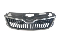 SKODA RAPID решетка радиатора 5JA853668 .