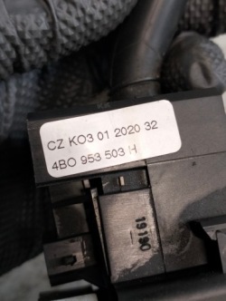 подрулевой переключатель Audi OE 4B0953503H