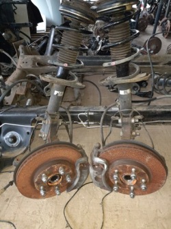 поворотный кулак, цапфа левый nissan PULSAR 1.2