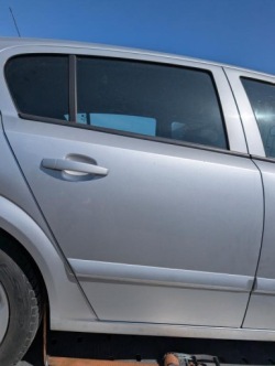 дверь задняя правая opel ASTRA III H рестайлинг хэтчбек Z176