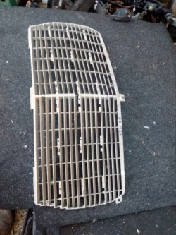 решетка радиатора MERCEDES 200-280E W123 76-84