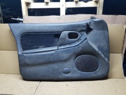 дверные карты передняя левая mazda 323F BA
