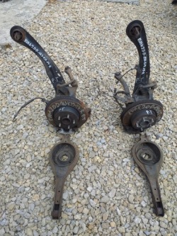 KUGA MK2 поворотный кулак, цапфа ступица задний правый