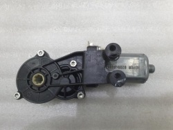 моторчик кресло правый MERCEDES W164 0390203213