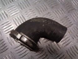 труба патрубок интеркулера opel Vectra C 1.9 55352734
