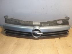 решетка радиатора opel Astra H III 13135487