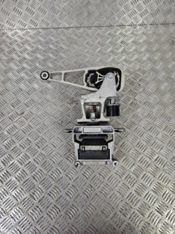 LAND ROVER oe K8D2-6P096-AA