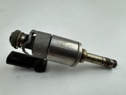 топливная рейка Audi A3 8V 1.4 04E133320D 0261500248 комплект