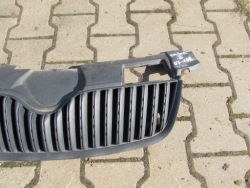 решетка радиатора 5J0853668 SKODA FABIA II 07-10 r.