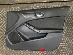 111 MERCEDES W176 обивка карта дверная передний правый