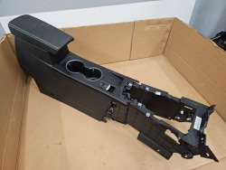 тунель середина подлокотник renault ARKANA