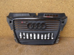 Audi A3 8P рестайлинг 08-12 решетка радиатора s-line 8P0853651H