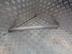 молдинг декоративная Двери правая Audi A4 B7