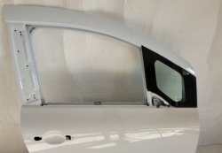 дверь правая передняя renault KANGOO MERCEDES CITAN W420 2021- 801108545R