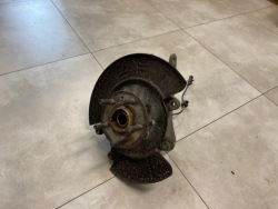 tesla MODEL S 2013r. поворотный кулак, цапфа зад