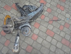 VITO 447 1.6 поворотный кулак правый