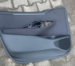 TOYOTA YARIS IV обивка левая передняя