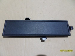 заглушка лючок бардачок пассажира Audi Q2 81B857035