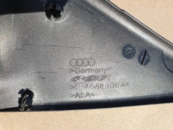 защита заглушка треугольник зеркала правая правый Audi A3 8P 5d oe европа 8P4858706A