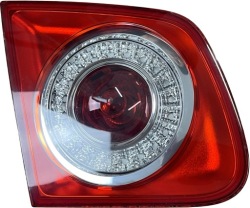 фонарь левый в крышке багажника vw III 03-08